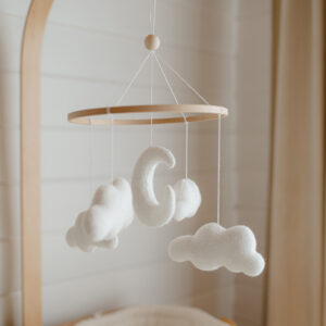 Závěsná dekorace nad dětskou postýlku – Soft Clouds