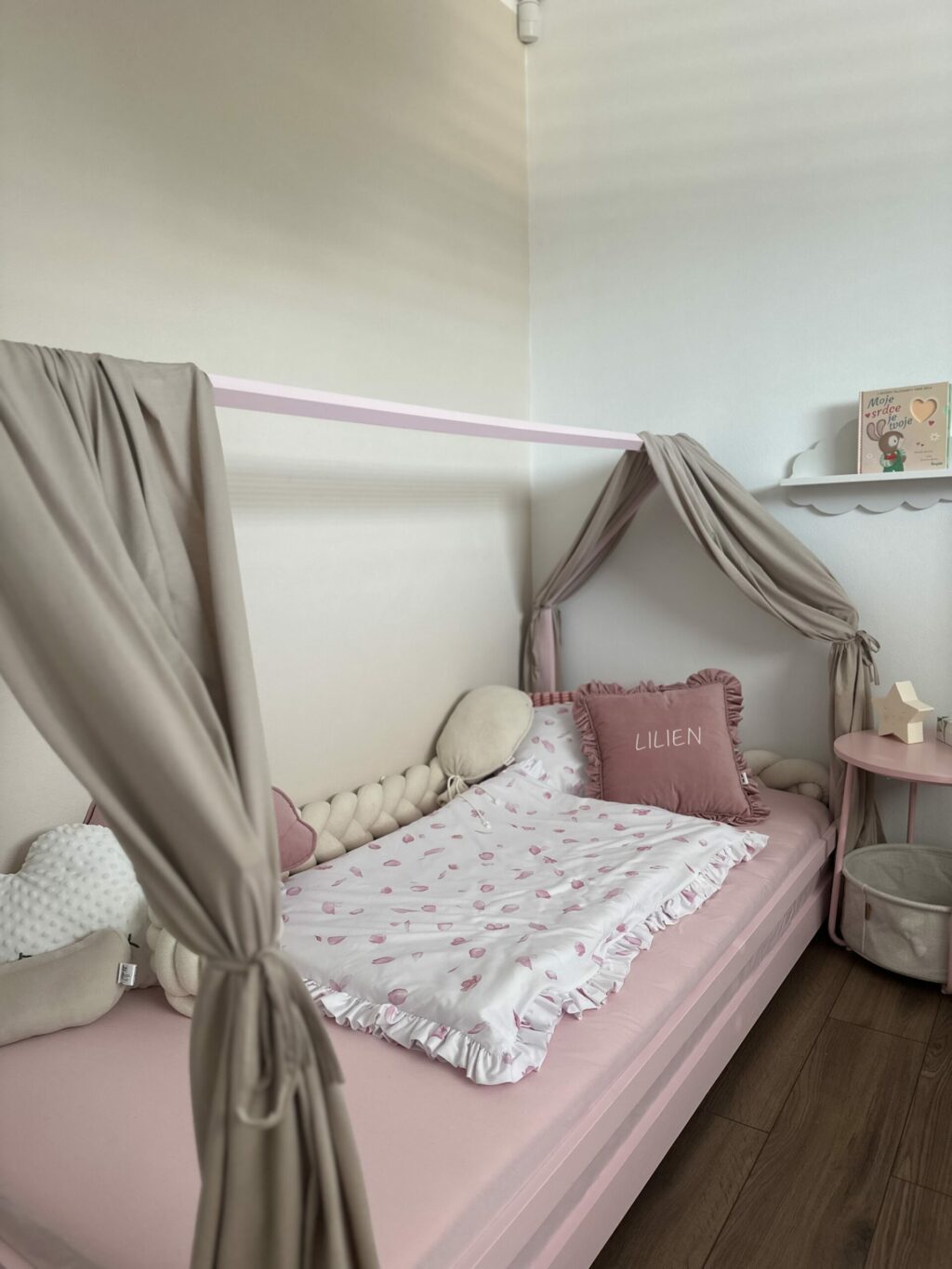 Bavlněný baldachýn na domečkovou postel (2 ks)