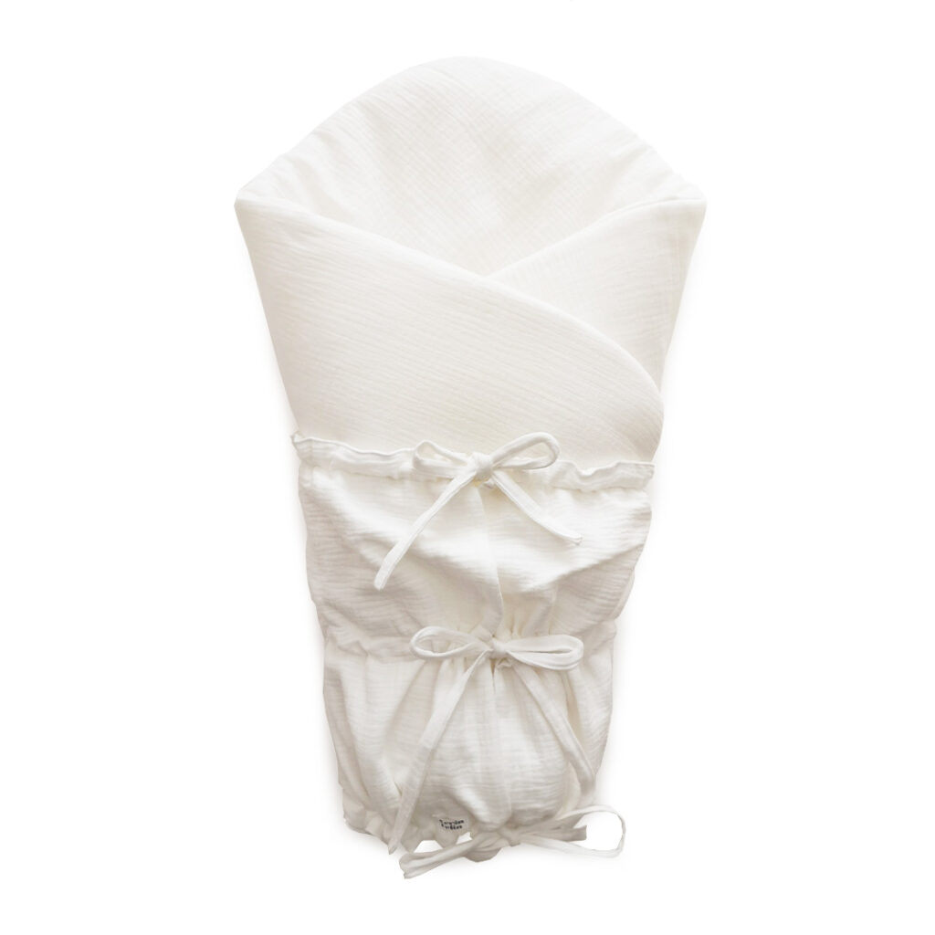 Mušelínová zavinovačka s přišitým stahovacím vázáním