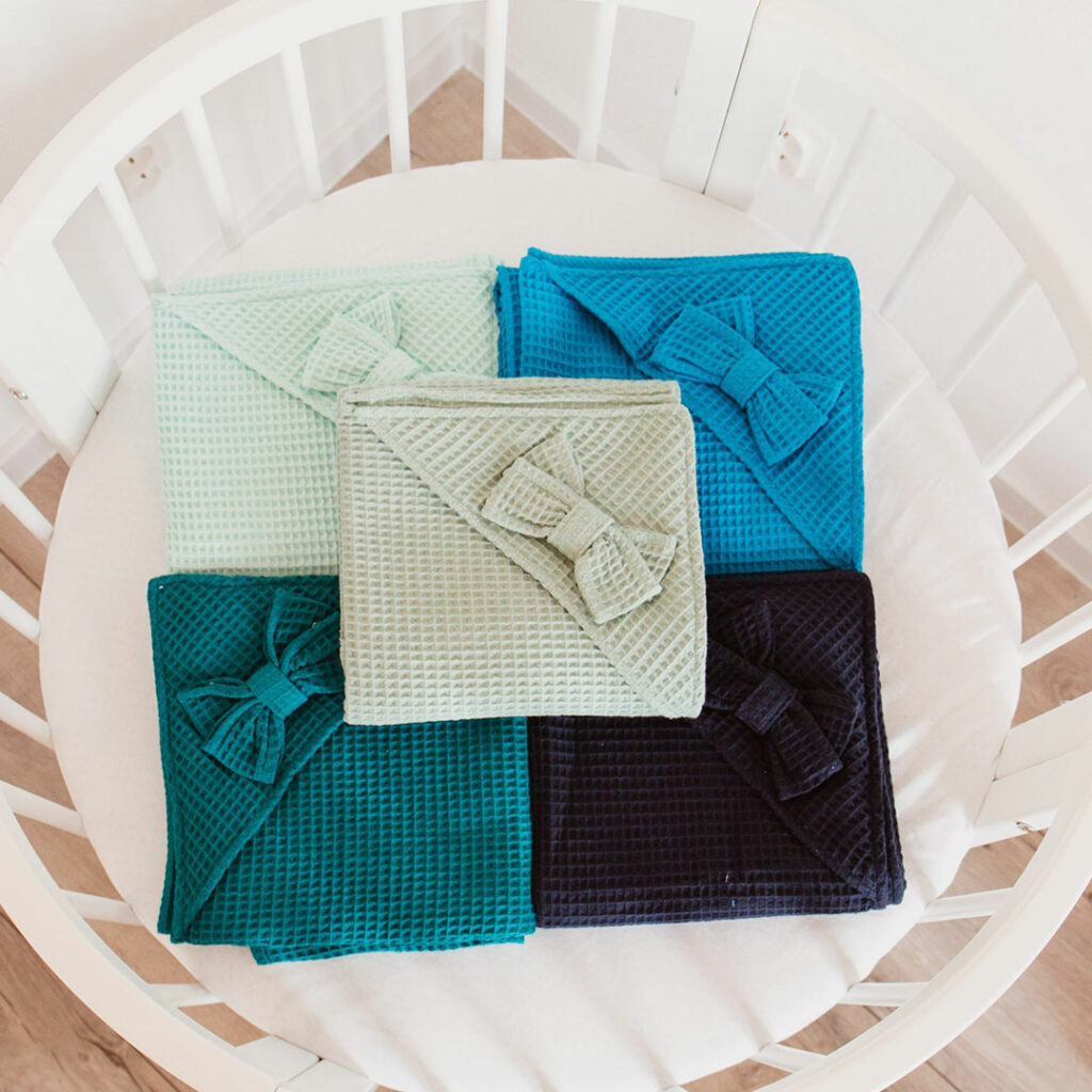 Dětská osuška s kapucí a mašličkou